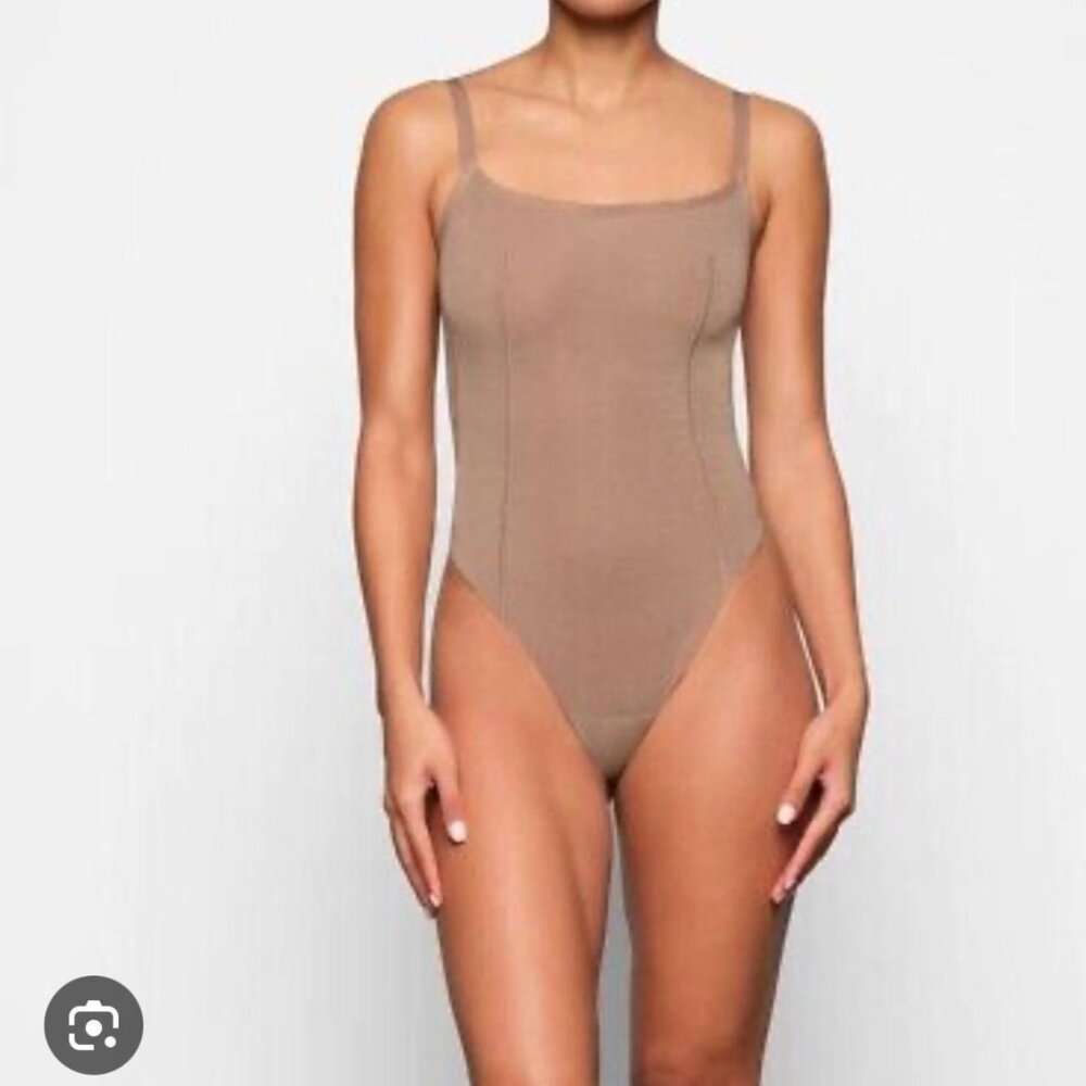 SKIMS Sheer Sculpt Low Back Thong Bodysuit 4X Brown
